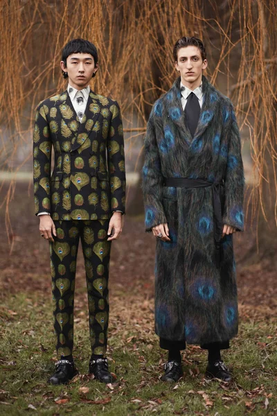 Look 12